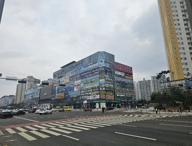 2025타경50994 경기도 수원시 영통구 덕영대로 1470, 망포역플래티넘베이스주건축물 1동 1층 110호 근린상가 경매 이미지