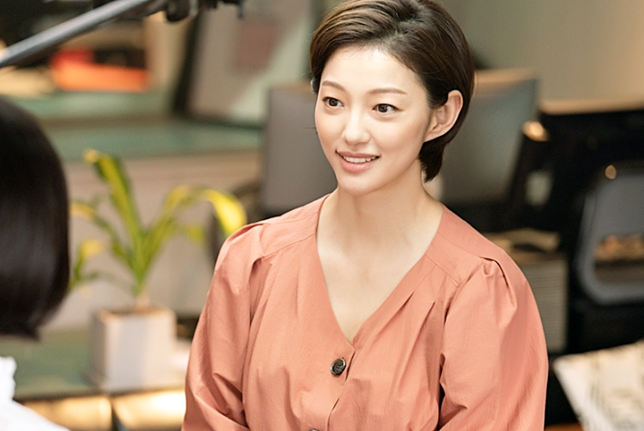 '흠뻑쇼 저격' 이엘.. '단독 수영장 대여' 소식에 비판
