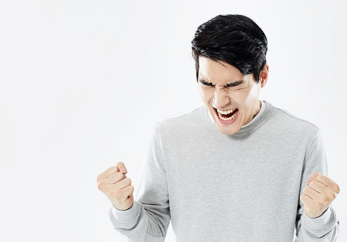 호텔 방 더럽게 썼다며 고객 비방한 직원...결국 사과문