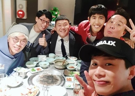 '무한도전' 종영 1주년 라이브 방송 "보고 싶었다...꼭 돌아갈 것"