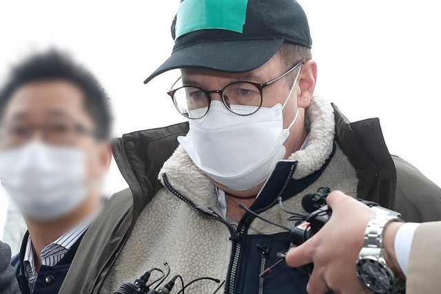 로버트 할리, 과거 두차례 반응검사에 '제모·삭발'로 수사 피했다