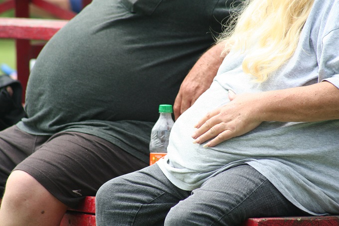 뚱뚱하면 미세먼지에 더 취약, '고햘압 촉진' 복부비만의 위험성