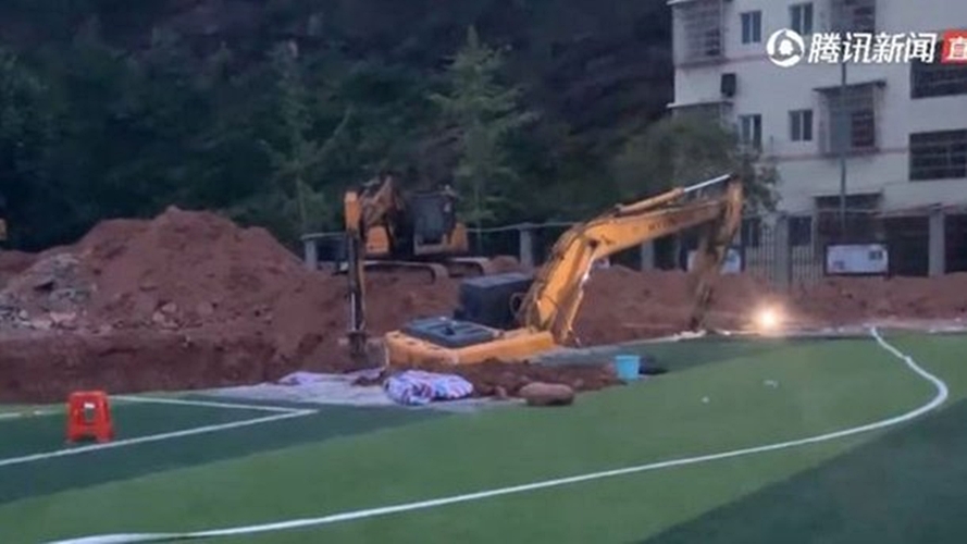16년 전 실종된 교사, 학교 육상 트랙 밑에서 발견 돼