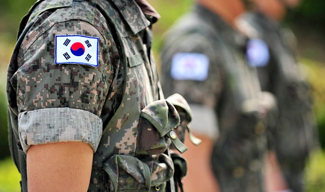 왕따 당하고 있던 군대 선임에게 말 걸어주다 생긴일
